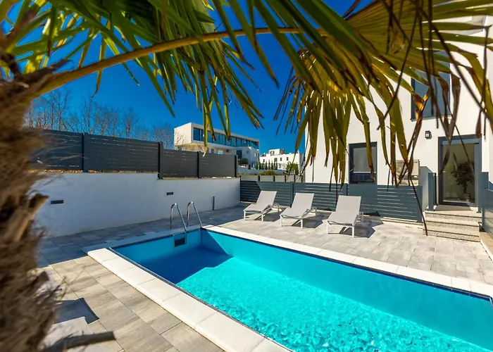 Aura Malinska - Private Pool