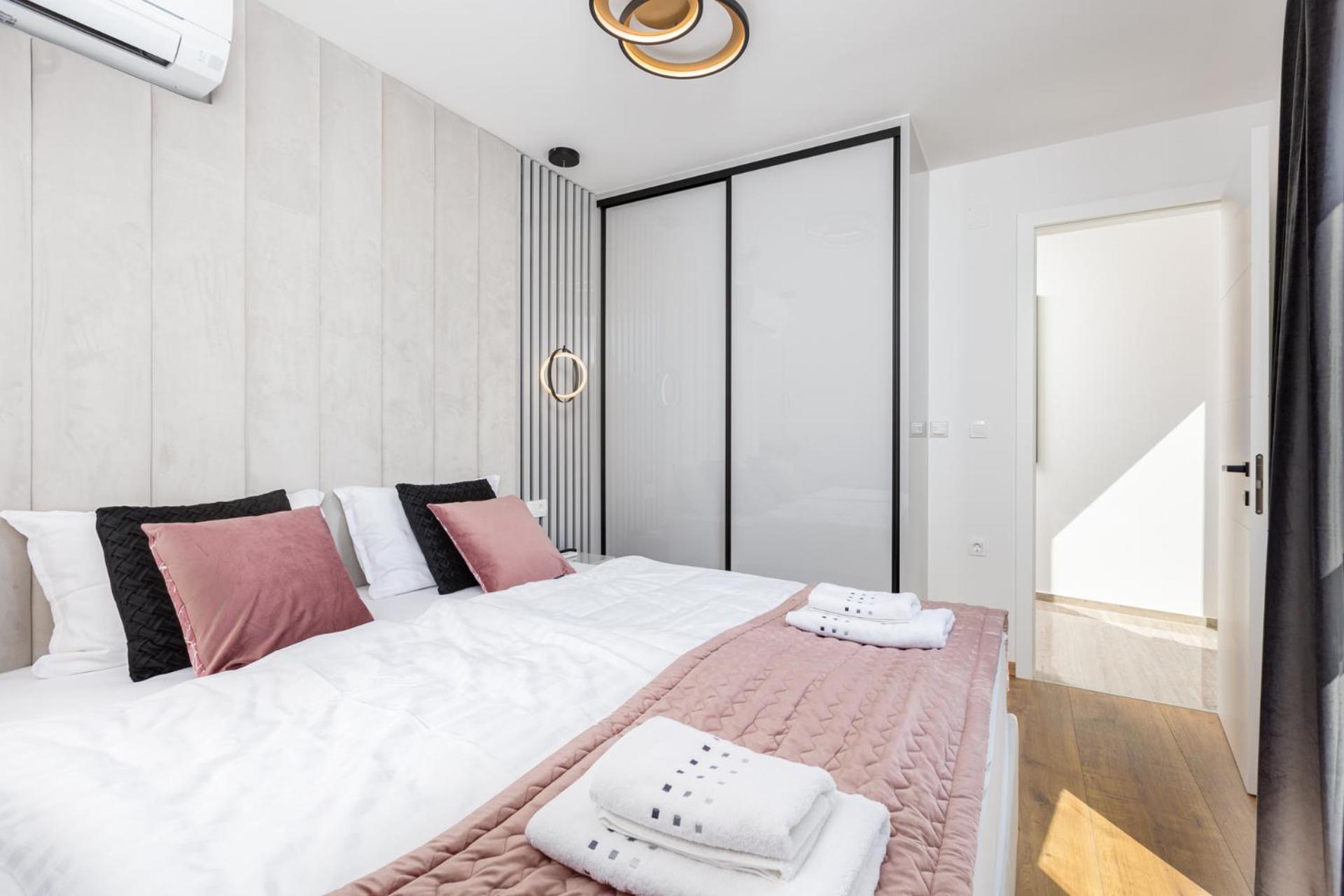 Aura Malinska - Private Pool Apartment Vantacici