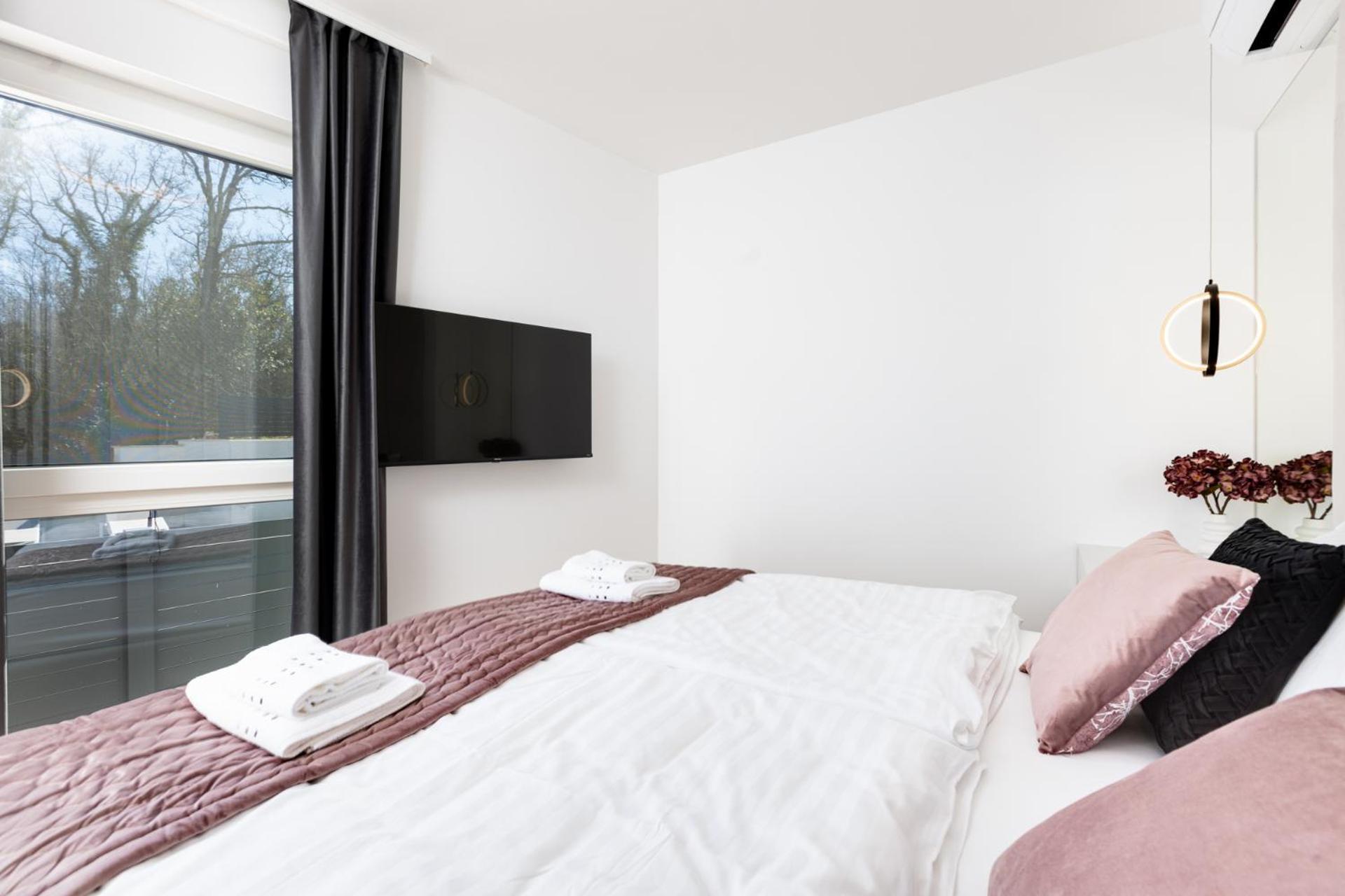 Aura Malinska - Private Pool Apartment